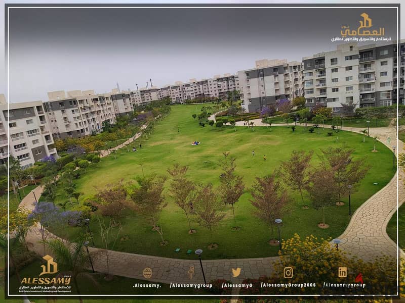 For those seeking exclusivity, own a 142 sqm corner unit with a view of the largest garden in B14, with a low down payment and installment options. 0