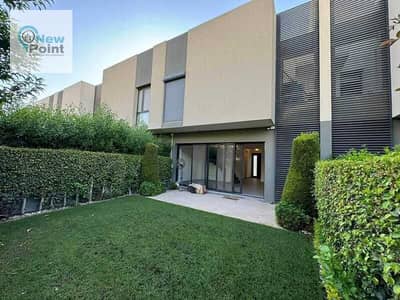 Receive immediately a 176 m duplex with a 133 m garden, fully finished, in front of the International Medical Center in the heart of Shorouk City