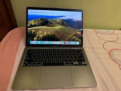 MacBook Air 13 inch M1 chip