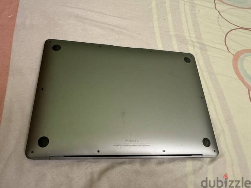 MacBook Air 13 inch M1 chip 2