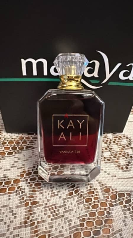 KAYALI Perfume 0