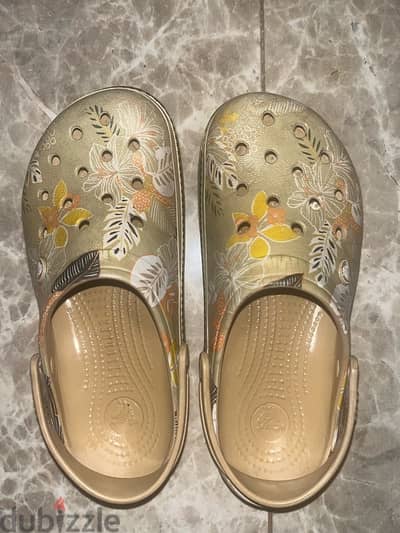 orginal crocs 37-38