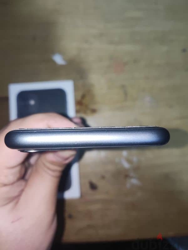 iphone 11 used like new 98% 5