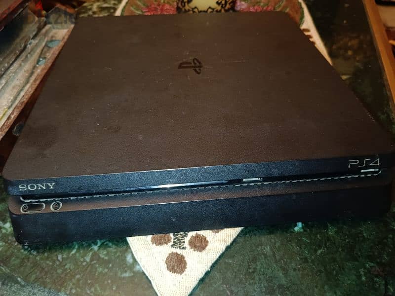 جهاز ps4 slim مليان العاب ومعاه دراع باقي التفاصيل ف الوصف 4