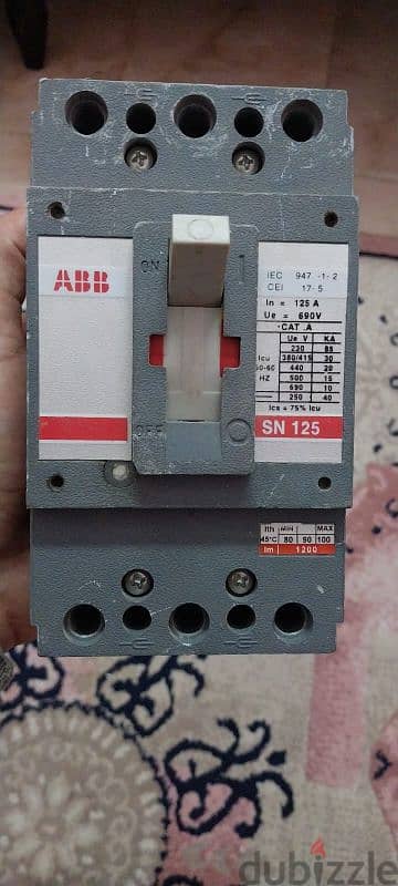 قواطع ABB بحالة ممتازة 4