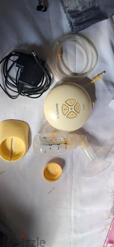 Medela electric single breast pump 2