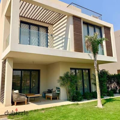 Townhouse for sale in installments over 12 years and without down payment in a compound of villas only next to Madinaty on the Amal axis