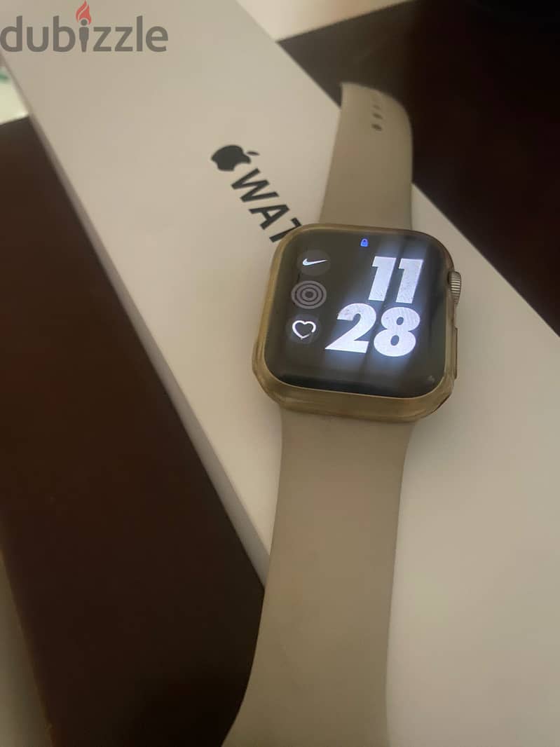 Apple watch se 40mm  2nd gen 3