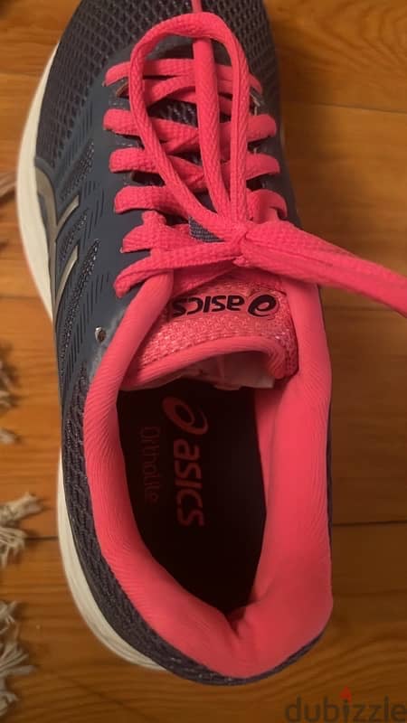 asics running shoes 2