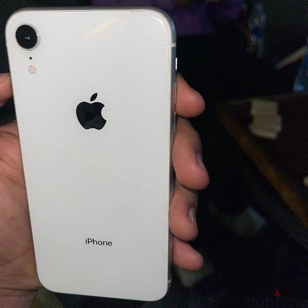 iPhone xr 4