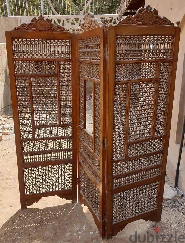 arabisque  antique  wooden paravan. in excellent condition 0