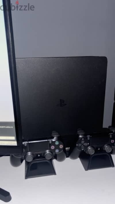 Playstation 4 slim