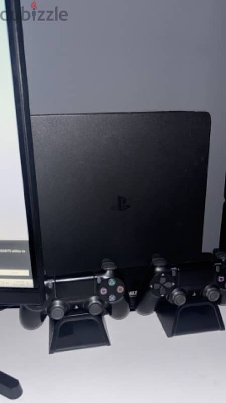 Playstation 4 slim 0