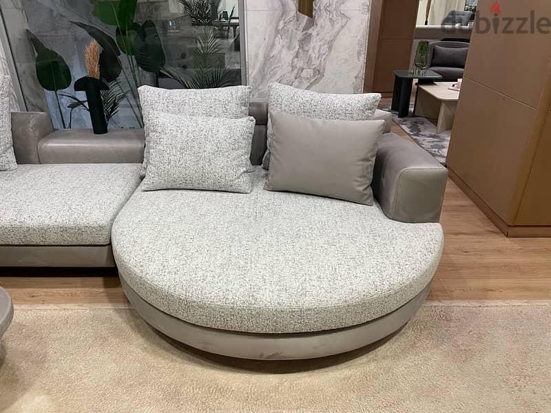 L-shape Sofa from Ash Furniture  ركنة مودرن جديدة - البيع لظروف خاصة 2