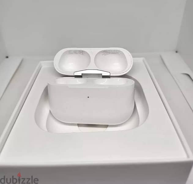 علبة شحن اوريجنال اير بودز برو ٢  Original Apple AirPods Pro 2 Case 4