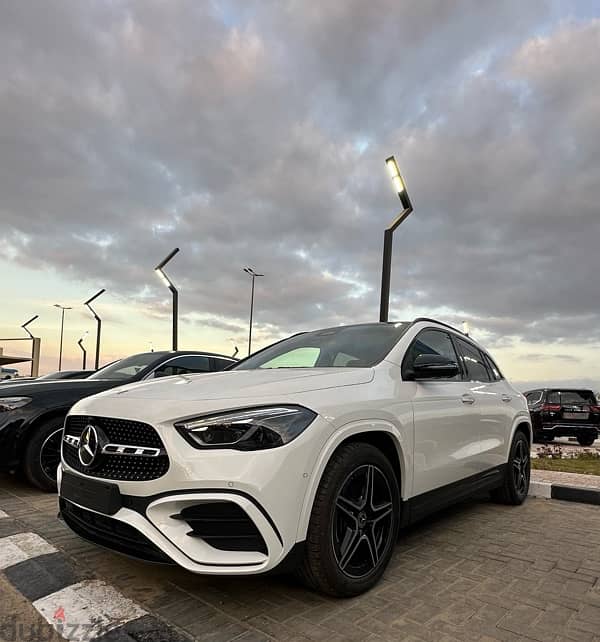 Mercedes-Benz GLA 200 AMG Night package 2024 Fullyloaded 0