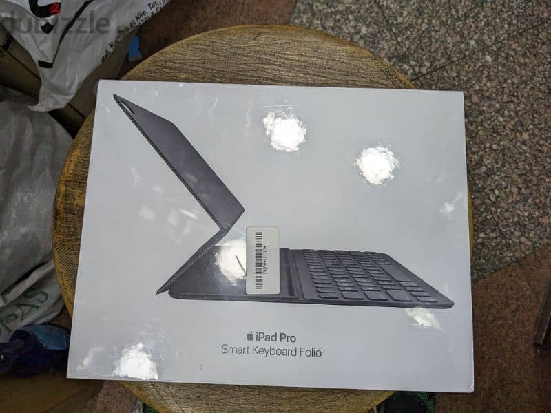 Apple Keyboard  Folio 12.9 M2 M1 جديد متبرشم 0