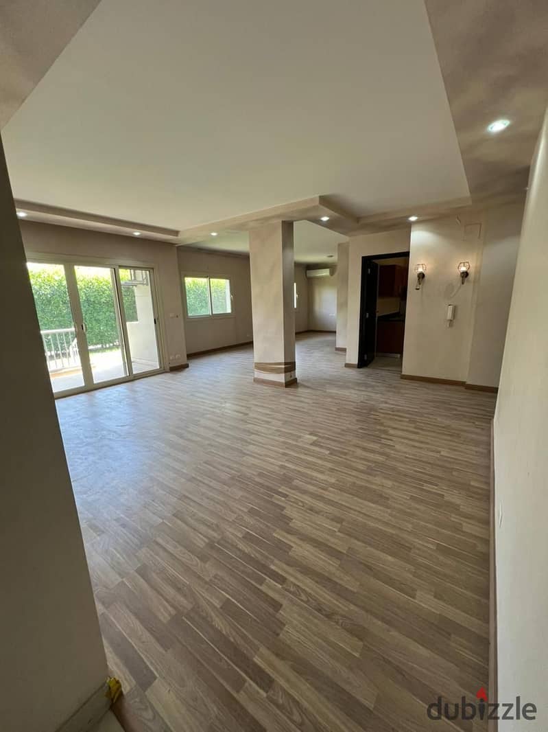 apartment finished Ground floor 202m with a garden of 350m with kitchen air conditioners and dressing 3 room The Address  Sheikh Zayed next to Zed and 0