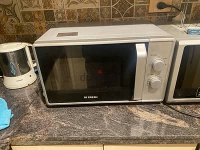 800W 25L microwave like new