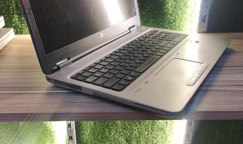 لابتوب HP بشاشة كبيرة من الجيل السادس وبروسيسور core i5 3