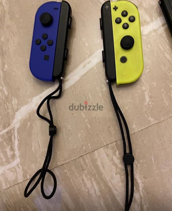 Nintendo Switch 4 Controllers All Accessories 2 Games 1