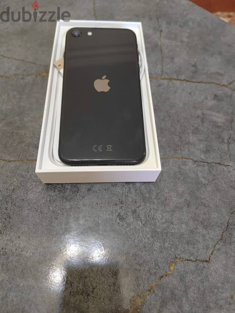 iPhone SE Single SIM Mobile, 128GB , 3GB RAM, 4G LTE 3