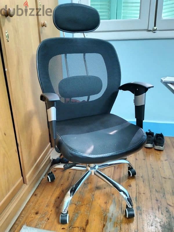 كرسي مكتب طبي بحاله ممتازة - Office Chair 0