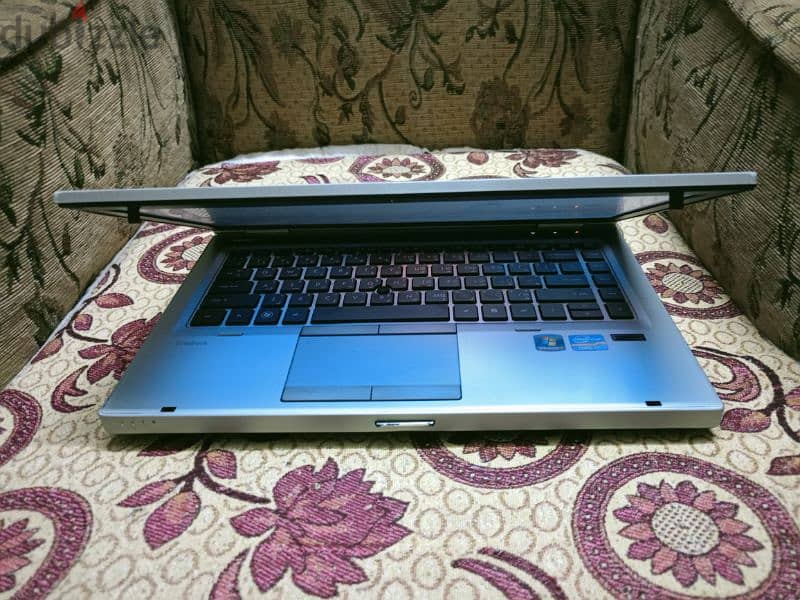 لاب توب إتش بي hp كور i7 جيل تالت 3 كارت شاشه واحد جيجا. . بكل مشتملاته 7