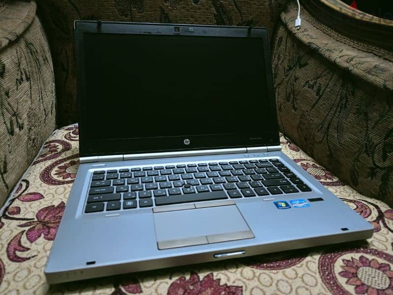 لاب توب إتش بي hp كور i7 جيل تالت 3 كارت شاشه واحد جيجا. . بكل مشتملاته 19