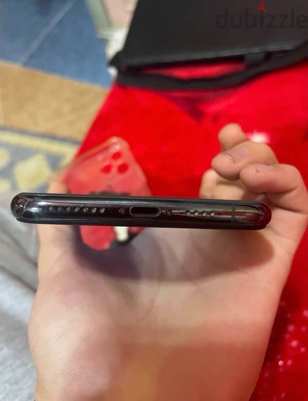 iPhone 11 Pro Max للبدل فقط 1