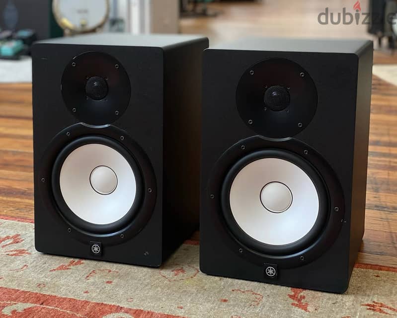 Yamaha HS8 Studio Monitors 0