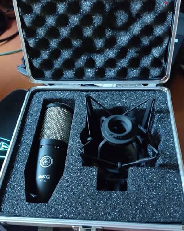 AKG P220 Studio Condenser Microphone recording 0