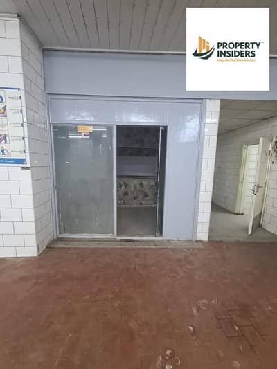 Licensed shop 200 m for rent in Mohandessin, Shehab Street