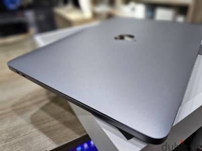 macbook pro m2 14 inch