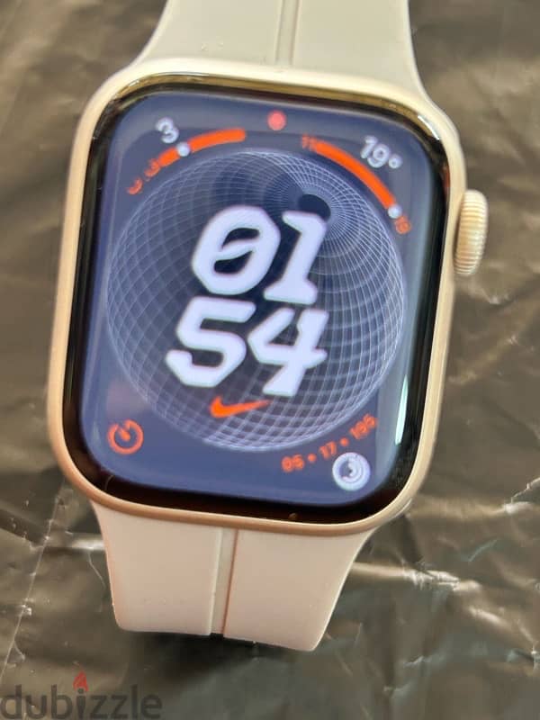 Apple Watch, serious, 9.41 Millie 1