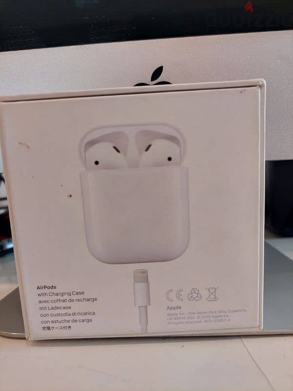 AirPods with Charging Case 4