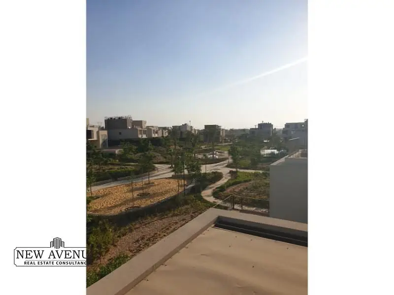 Totalmente terminado y amueblado con vista a amplias zonas verdes