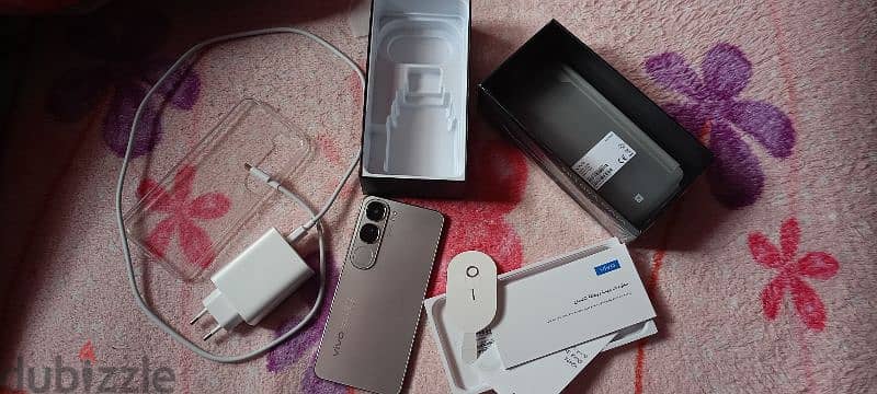 vivo v40lite 256 ram 8 جديد استخدام يومين بس 5