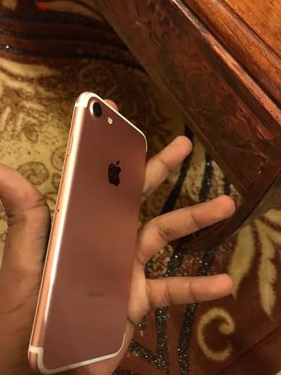 iPhone 7 بحالته من غير عيوب