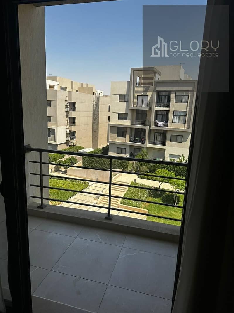 Penthouse with roof 165m fully finished for sale in compound fifth square new cairo by elmarasem ready to move 0