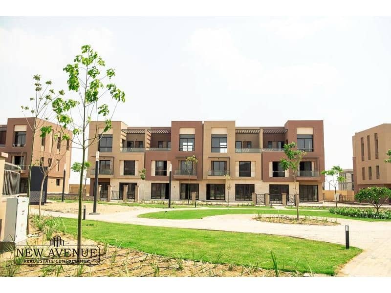 Semi finished Town House in District 5, 3 bedrooms + living room, 4 bathrooms, Maid room, bahary,238 SQM 0