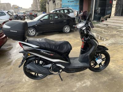 Scooter Sym st 200 اسكوتر اس واي ام اس تس ٢٠٠