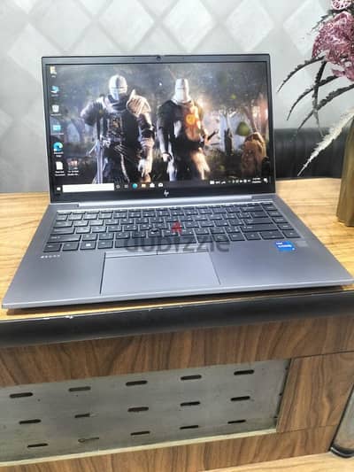 Hp zbook firefly G8 core i7 الجيل الحادي عشر بحالة ممتازة