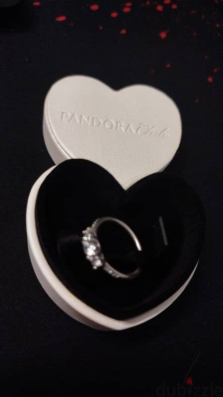 Pandora's Clear Three-Stone Ring 0