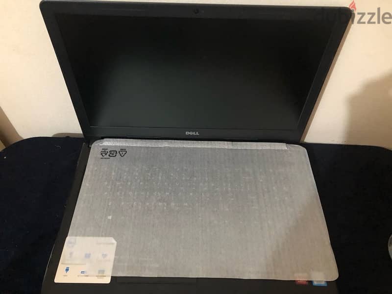 Dell Inspiron 15 3000 1