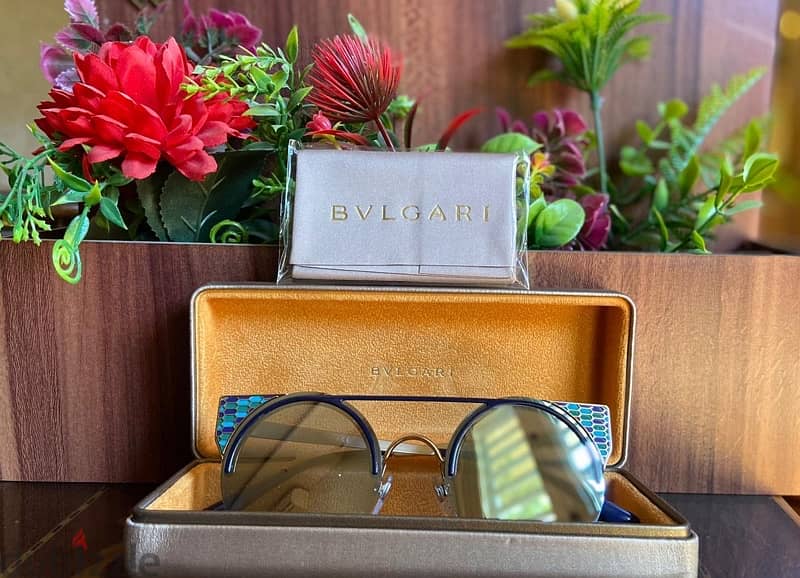 bvlgari sunglasses never worn them 3