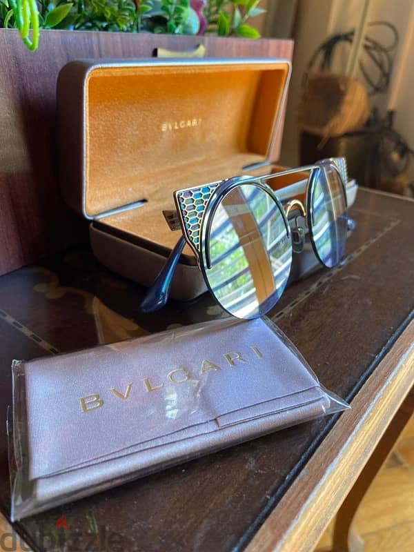 bvlgari sunglasses never worn them 4