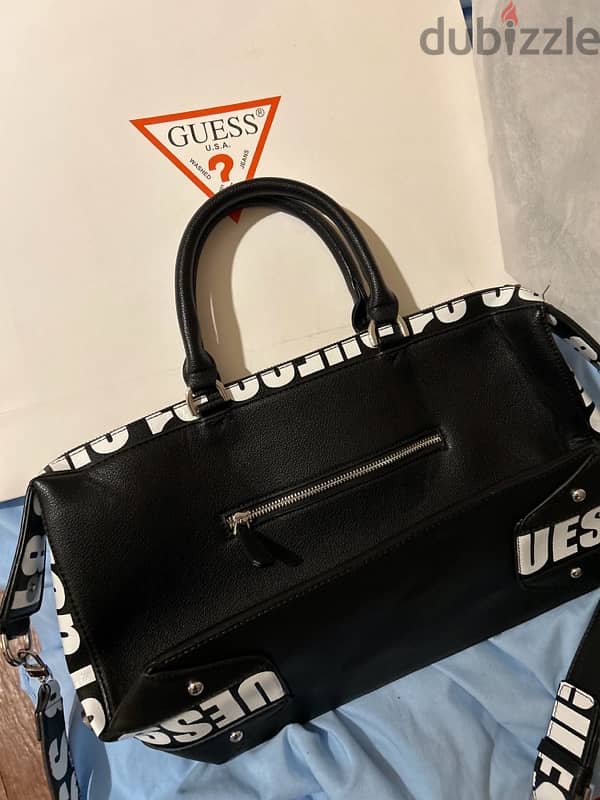 guess bag used twice 1