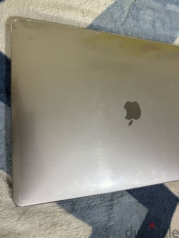 apple macbook pro late 2017 2