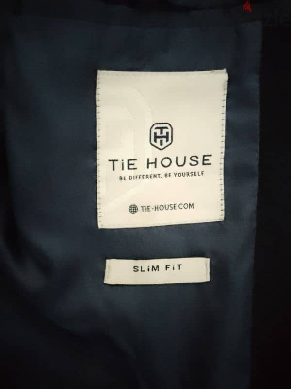 Tie house suits 0